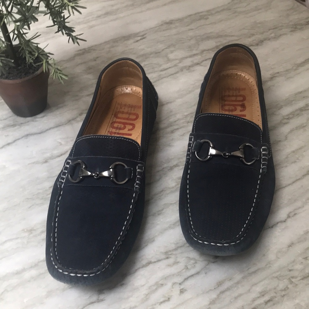 MENS 1901 leather navy blue 11.5 slip on loafer shoes silver metal accents